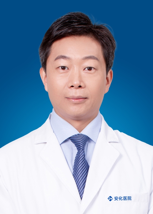 曾宪志蓝底1.jpg
